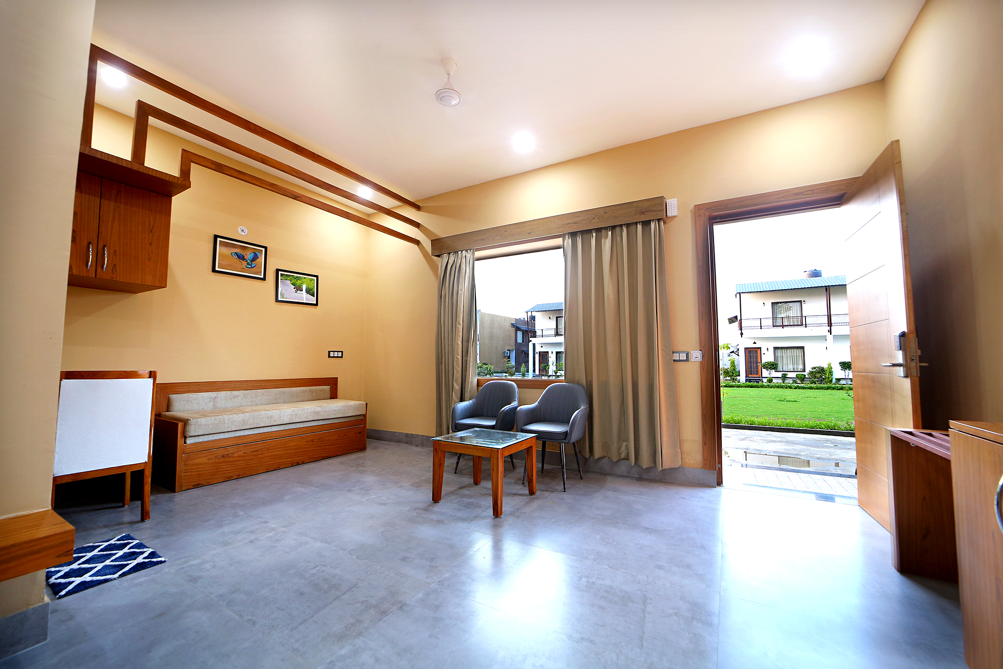 Royal-Room2